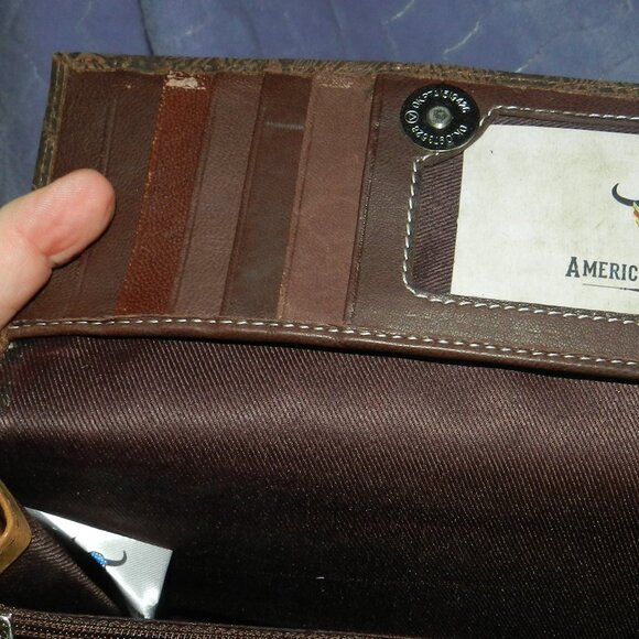 NEW AMERICAN BISON TOOLED GENUINE LEATHER  BROWN WALLET WOMENS🆕🏃🏻💨🚚 - Picture 5 of 14